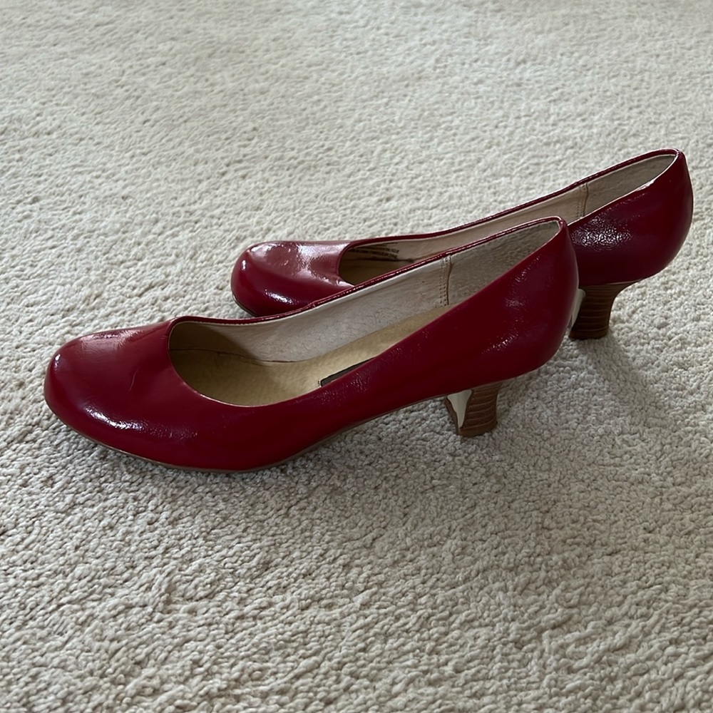 Chinese Laundry Red kitten heel